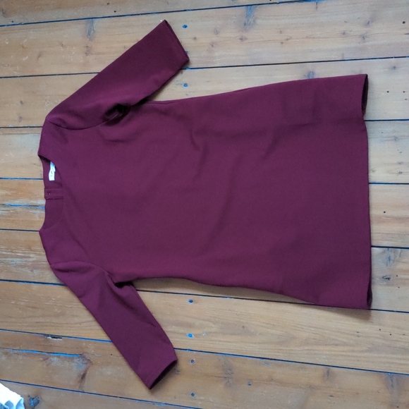 la petite garçonne Dresses & Skirts - La Petite Garçonne Burgundy long sleeves ribbed dress